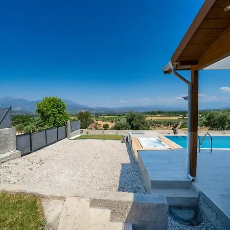 Villa Cragos With Swimming Pool