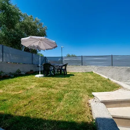 Villa Cragos With Swimming Pool